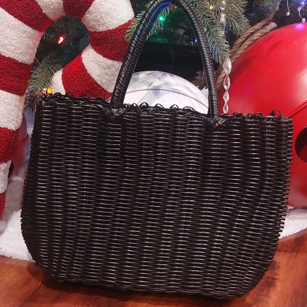 Purse whicker plastic style